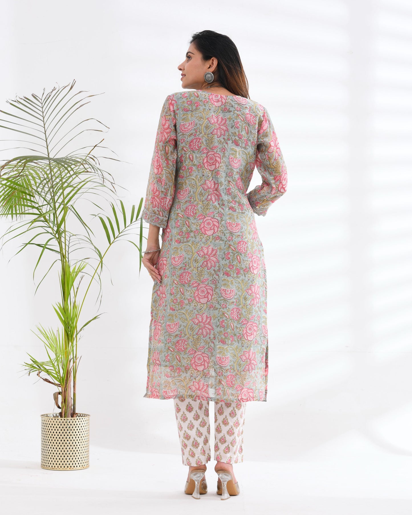 Chanderi Silk Green And Pink Embroidered Suit Set