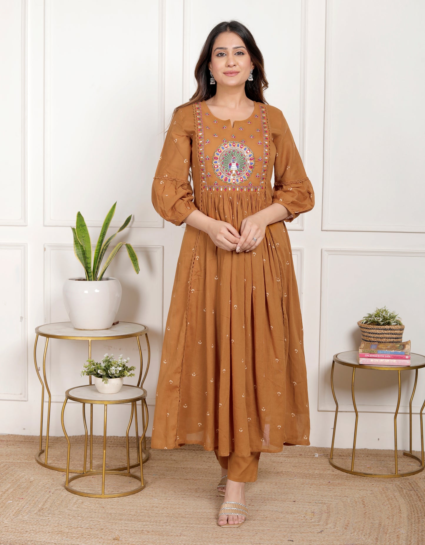 RANG-e-MEHFIL SUIT SET (Rang-e-Mehfil is your perfect companion)