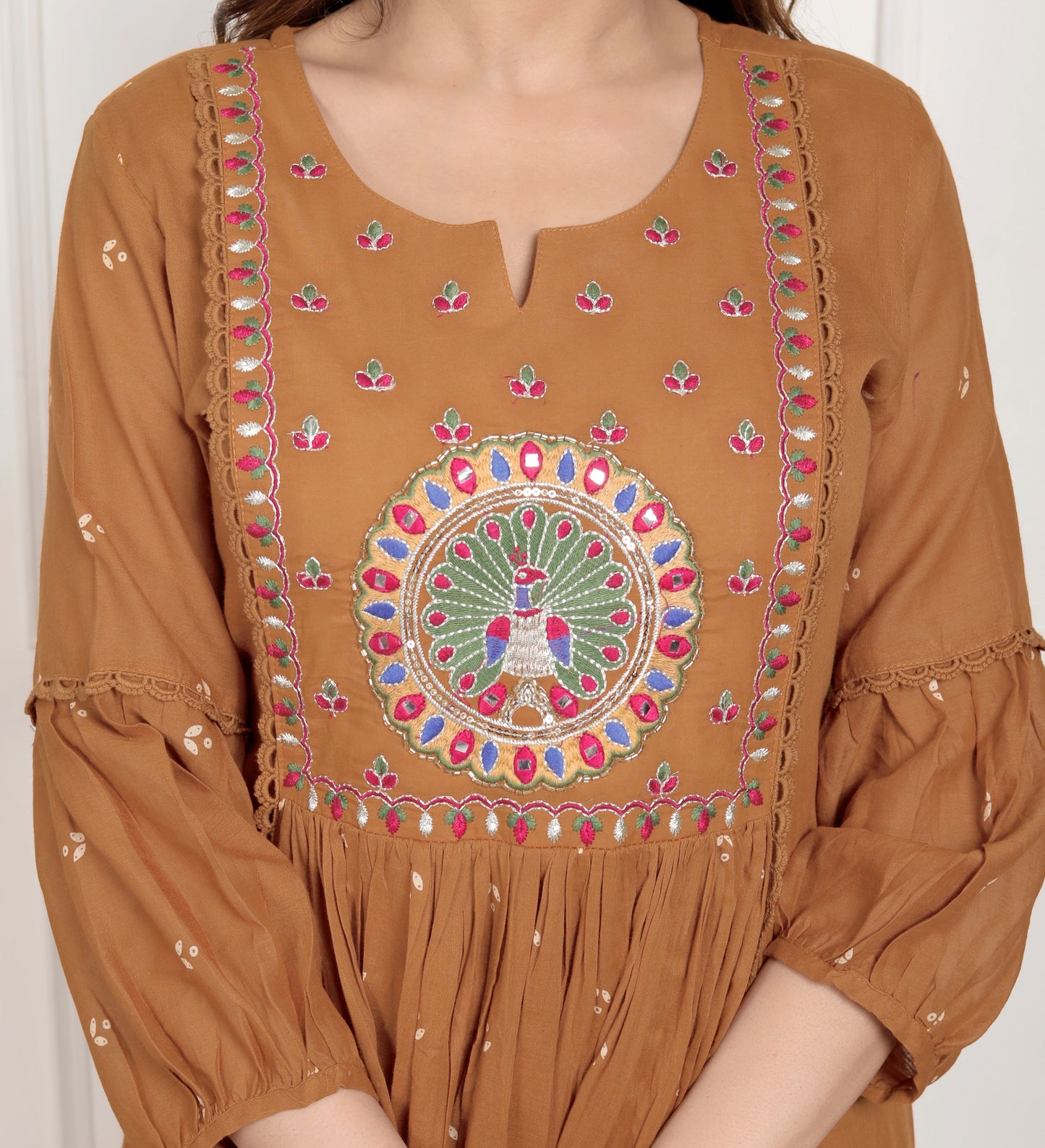 RANG-e-MEHFIL SUIT SET (Rang-e-Mehfil is your perfect companion)