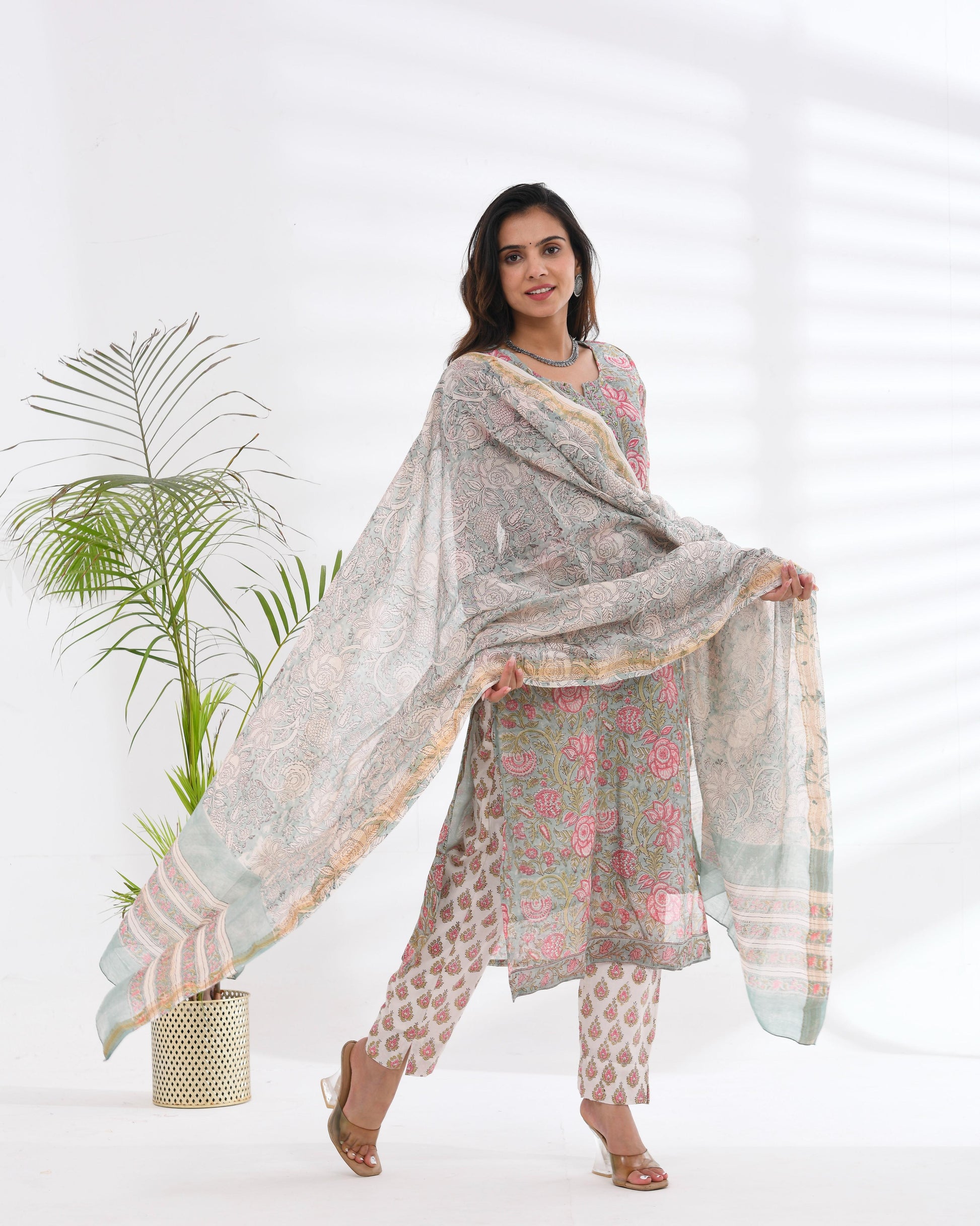 Embroidery Suit Set