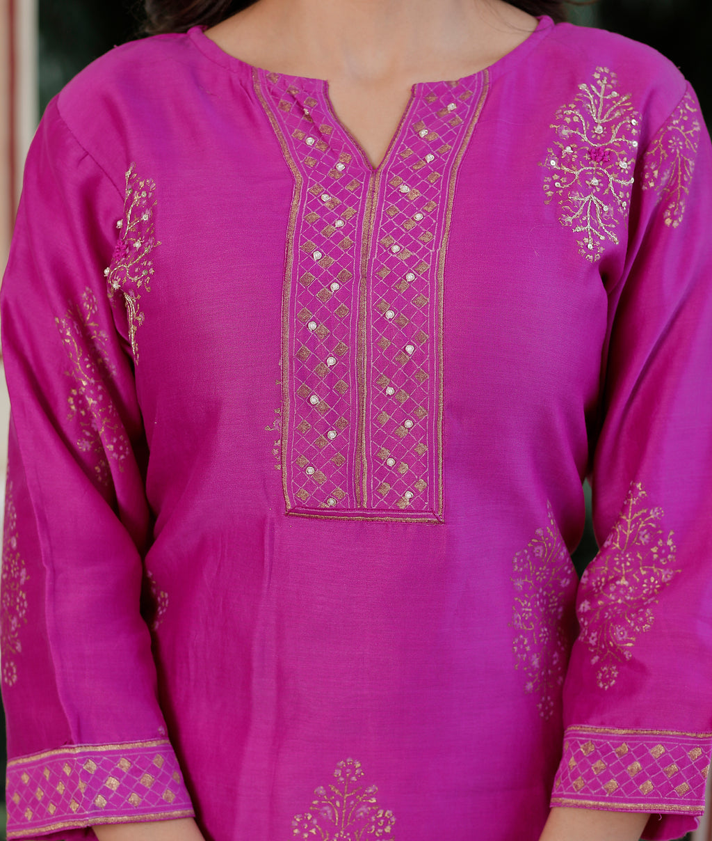 Royal Fuchsia Radiance – Pure Chanderi Silk Handcrafted 3-Piece Suit Set - An Ode to Timeless Indian Grandeur.